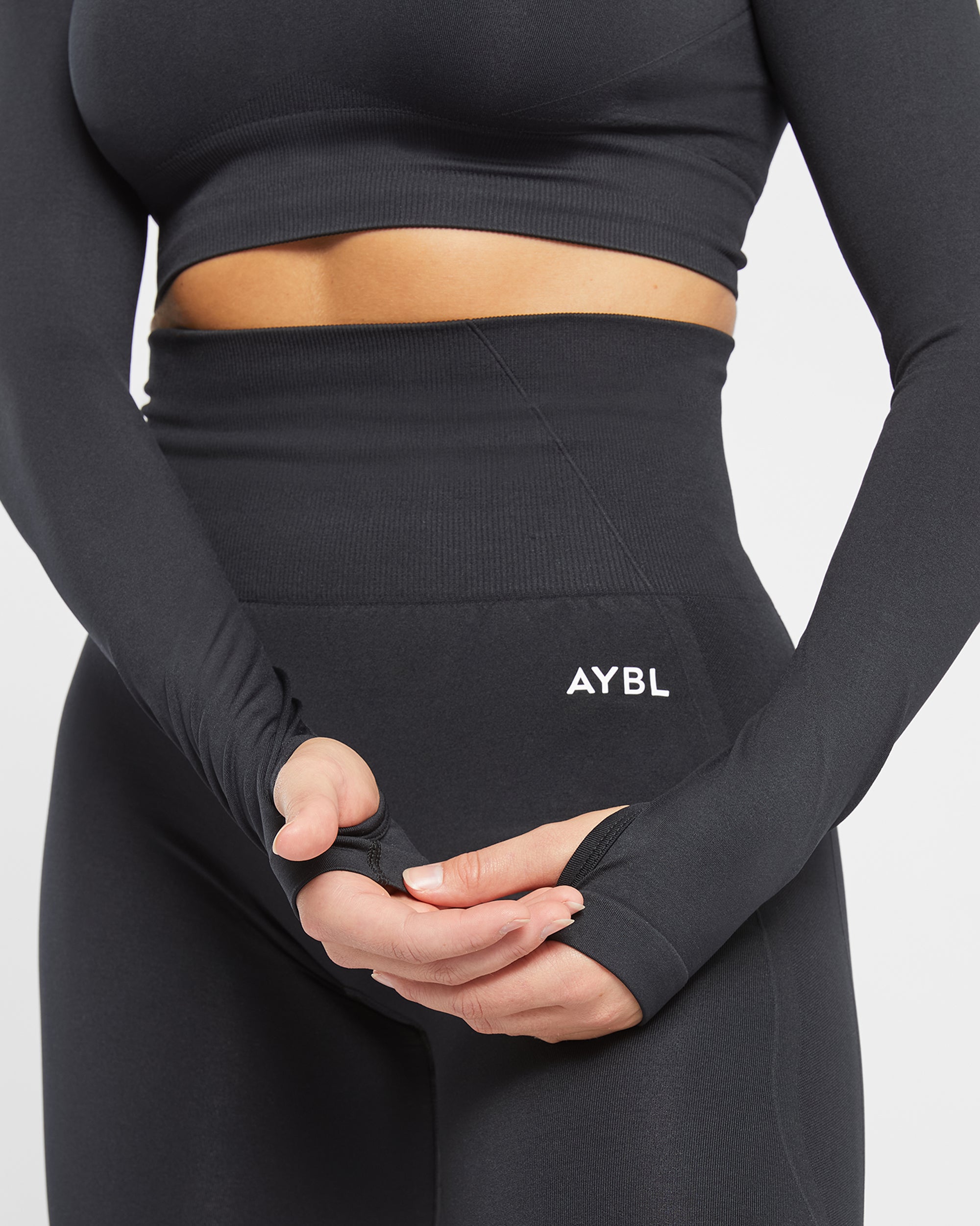 Empower Seamless Long Sleeve Crop Top - Noir