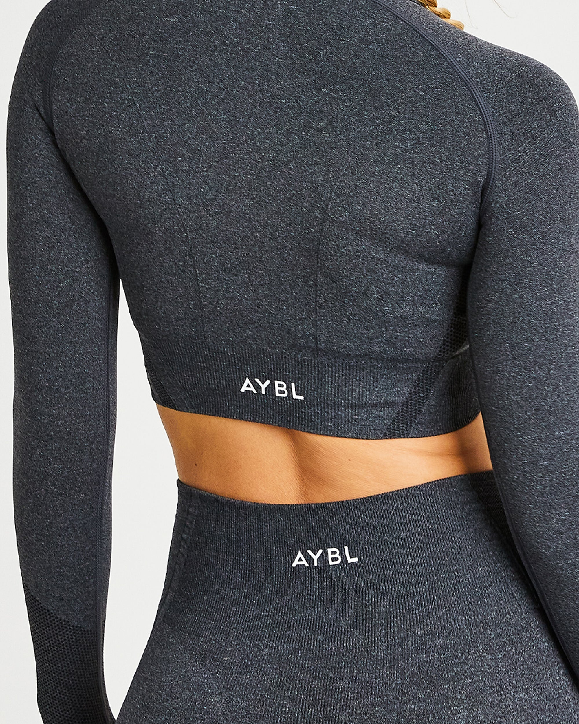 Balance V2 Seamless Long Sleeve Crop Top - Speckle Noir