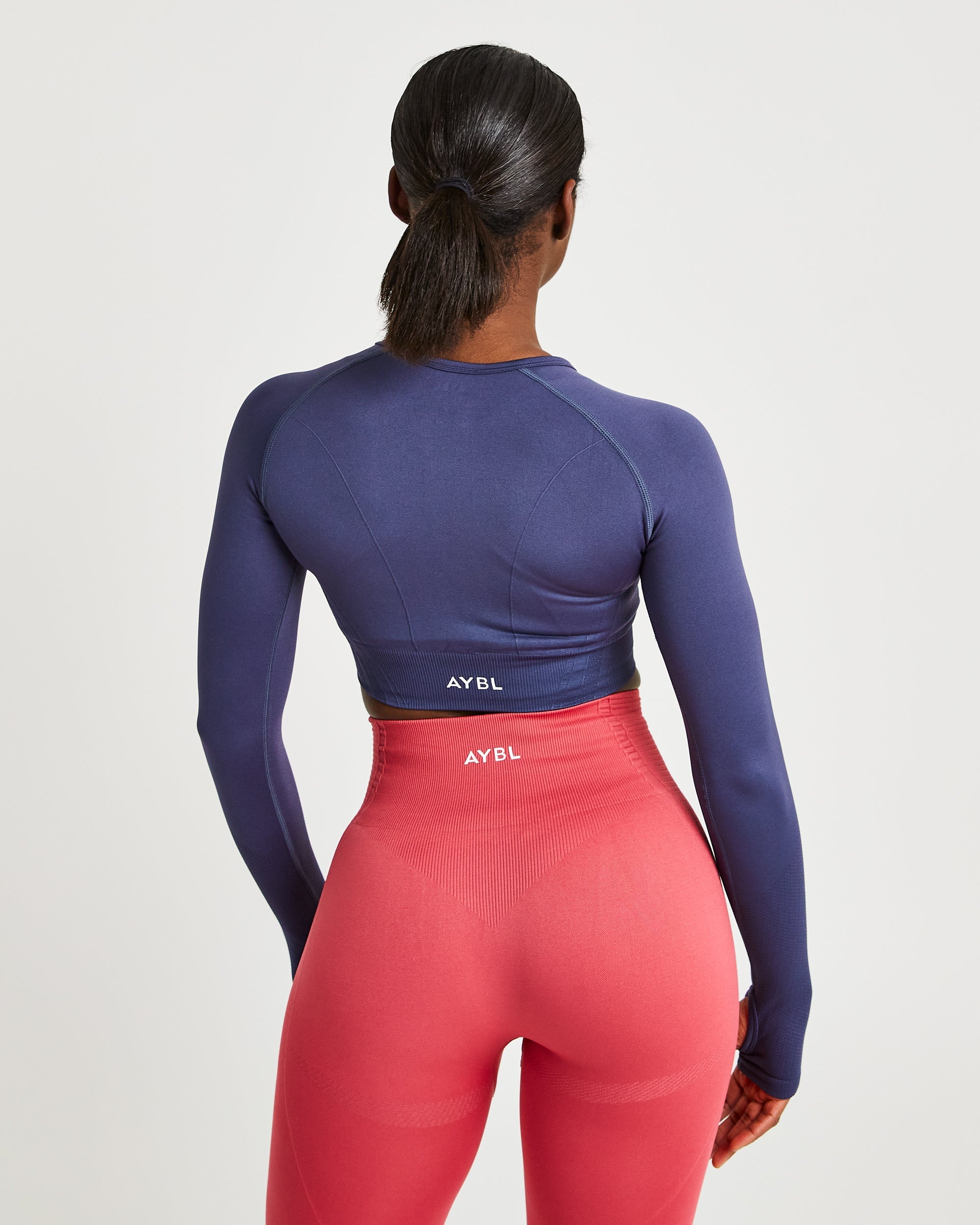 Balance V2 Seamless Long Sleeve Crop Top - Navy Bleu