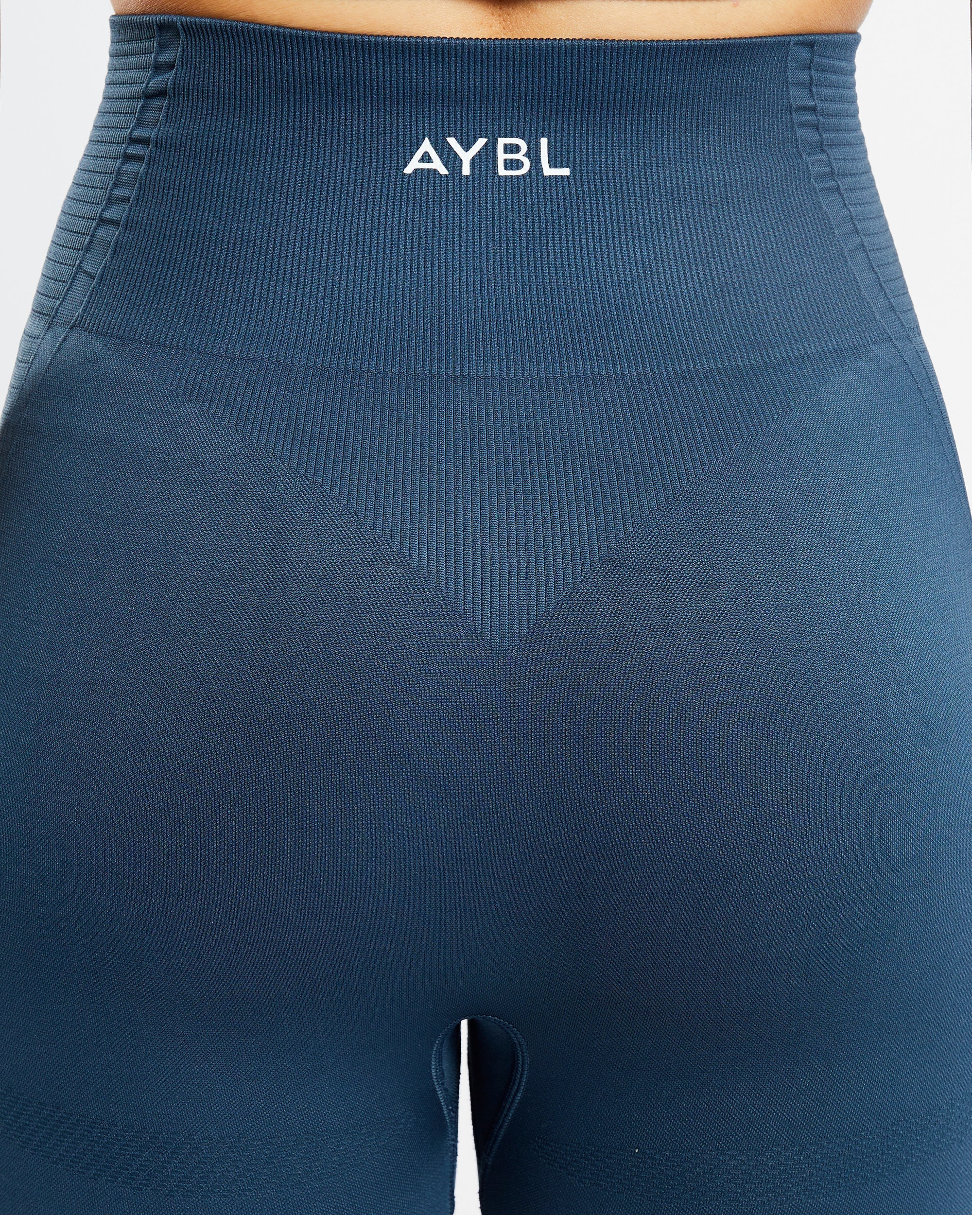 Balance V2 Seamless Shorts - Marine Bleu