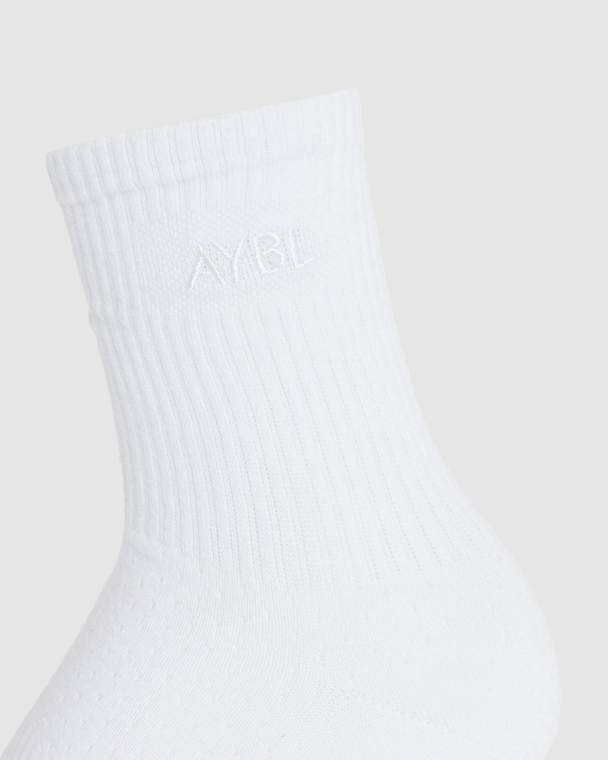 Tonal Embroidered Crew Socks - Blanc